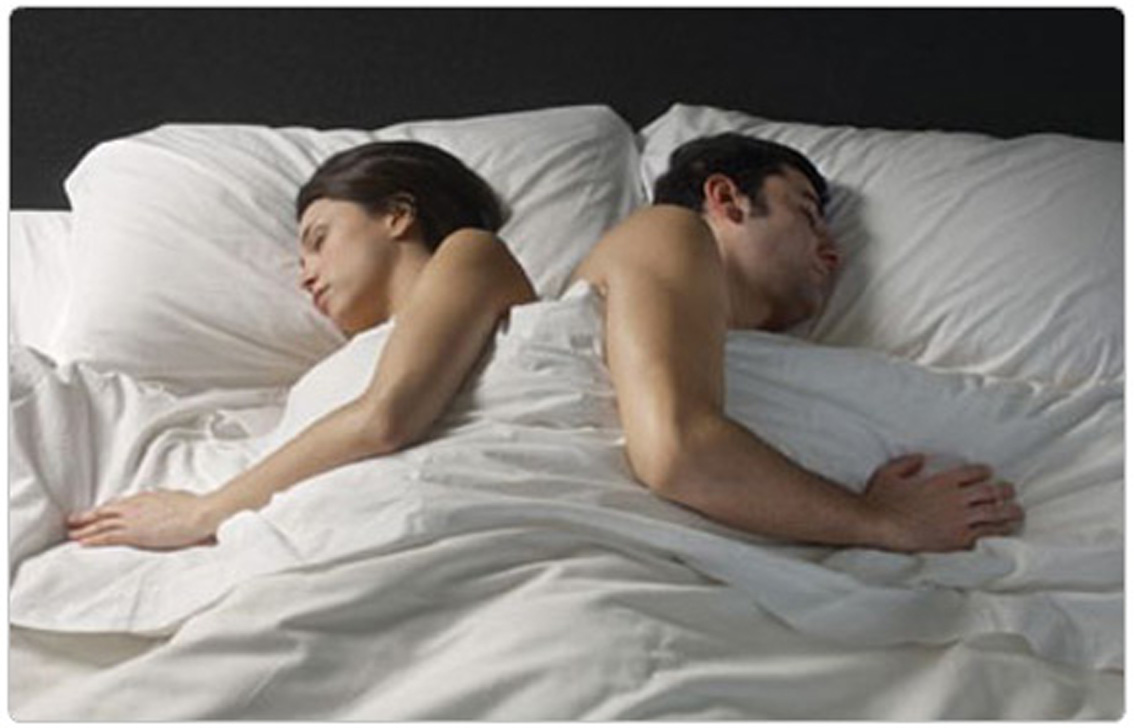 Posiciones benéficas para dormir en pareja
